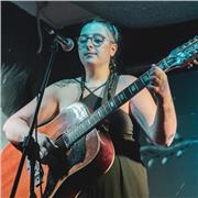 Diplomata in Canto Moderno all'Accademia AFM di Bologna propongo lezioni di Canto, di Teoria e Armonia Musicale